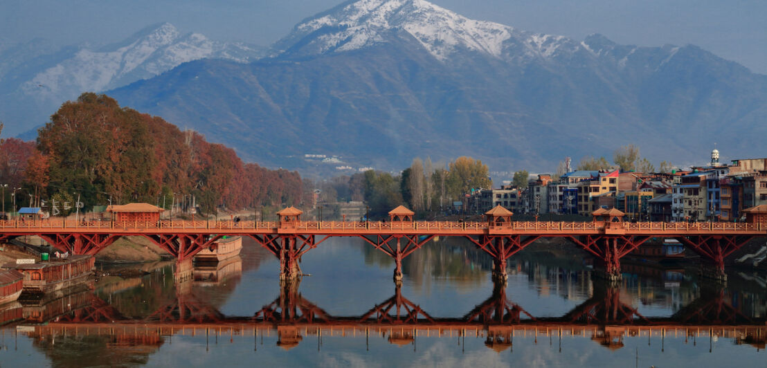 Die Zero Bridge ist eine antike Brücke in der indischen Stadt Srinagar.