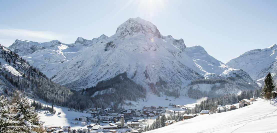 Blick auf Lech mit Omeshorn