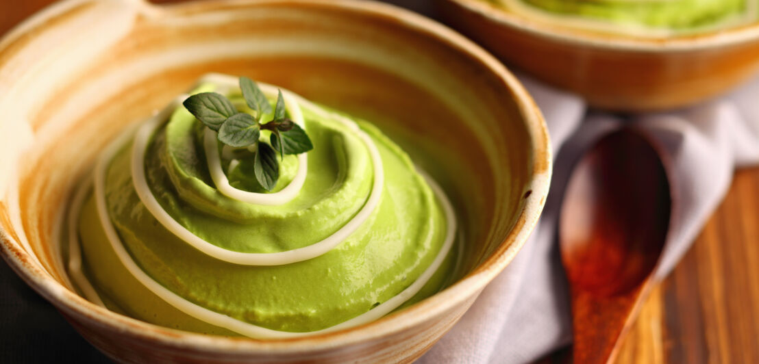 Nachspeise Matcha-Eis.