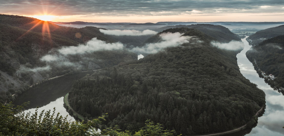 Sonnenaufgang an der Saarschleife.