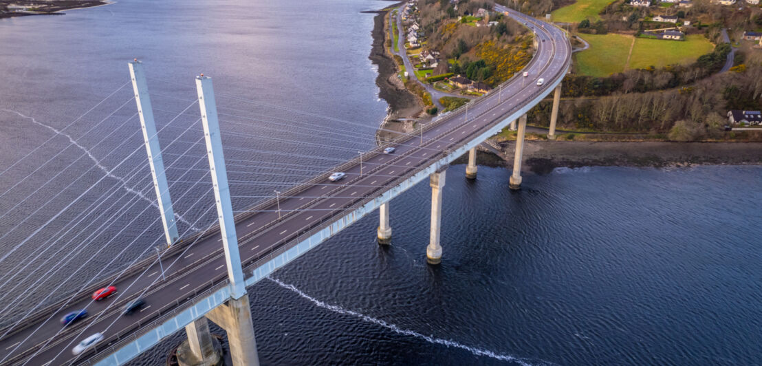 Die Brücke über den Beauly Firth nach Inverness