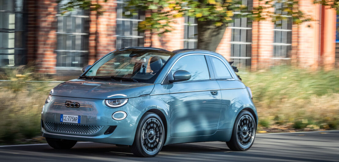 Frontansicht des Fiat 500 als Elektro-Cabrio