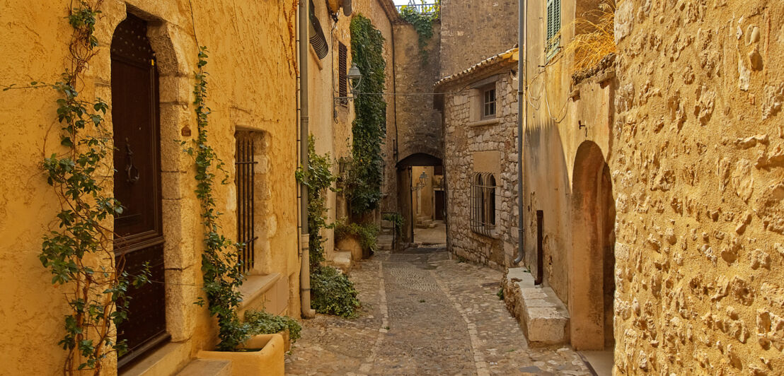 Eine mittelalterliche Gasse in Saint-Paul de Vence