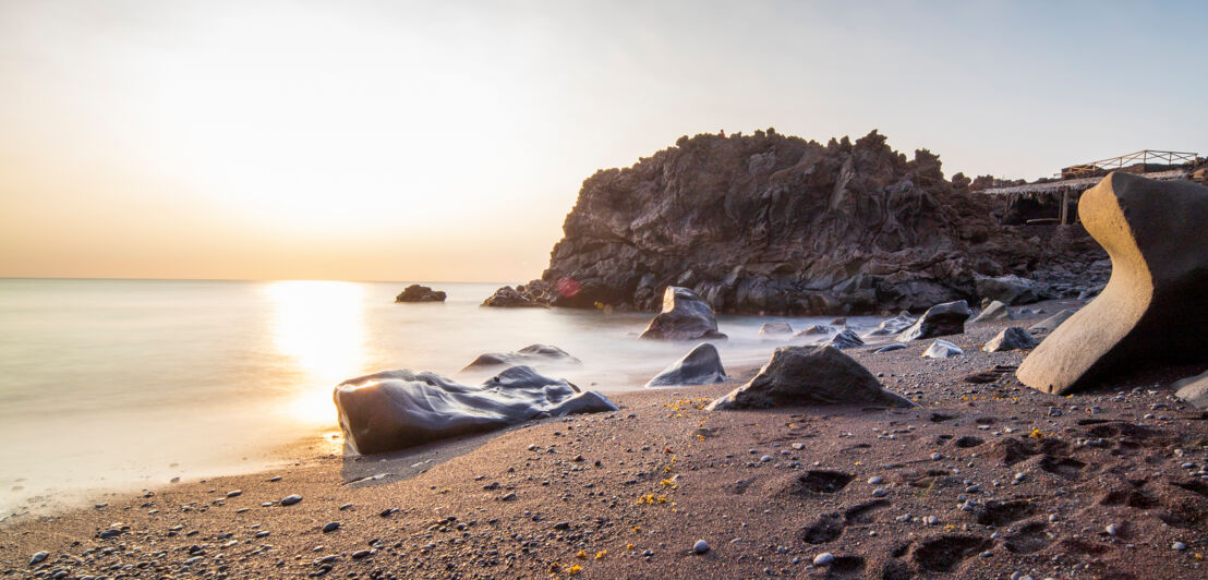 Sonnenuntergang am Strand auf El Hierro.