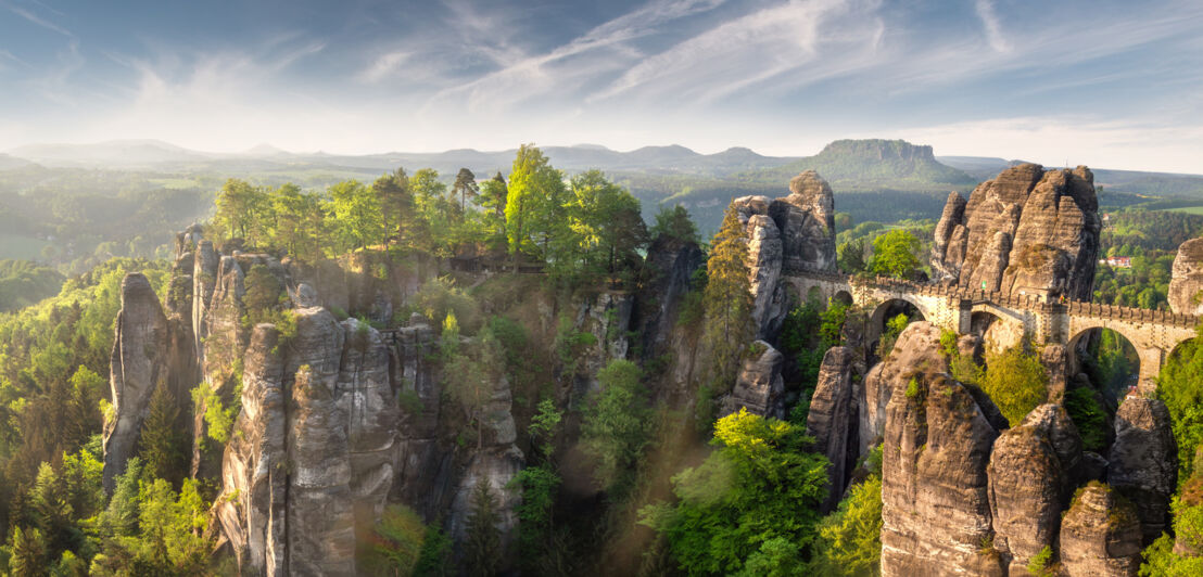 Blick auf die Bastei im Elbsandsteingebirge