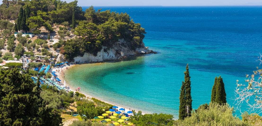 Luftaufnahme eines Strandes von Samos