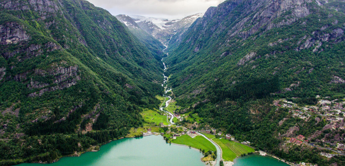 Trolltunga-Hardangerfjord