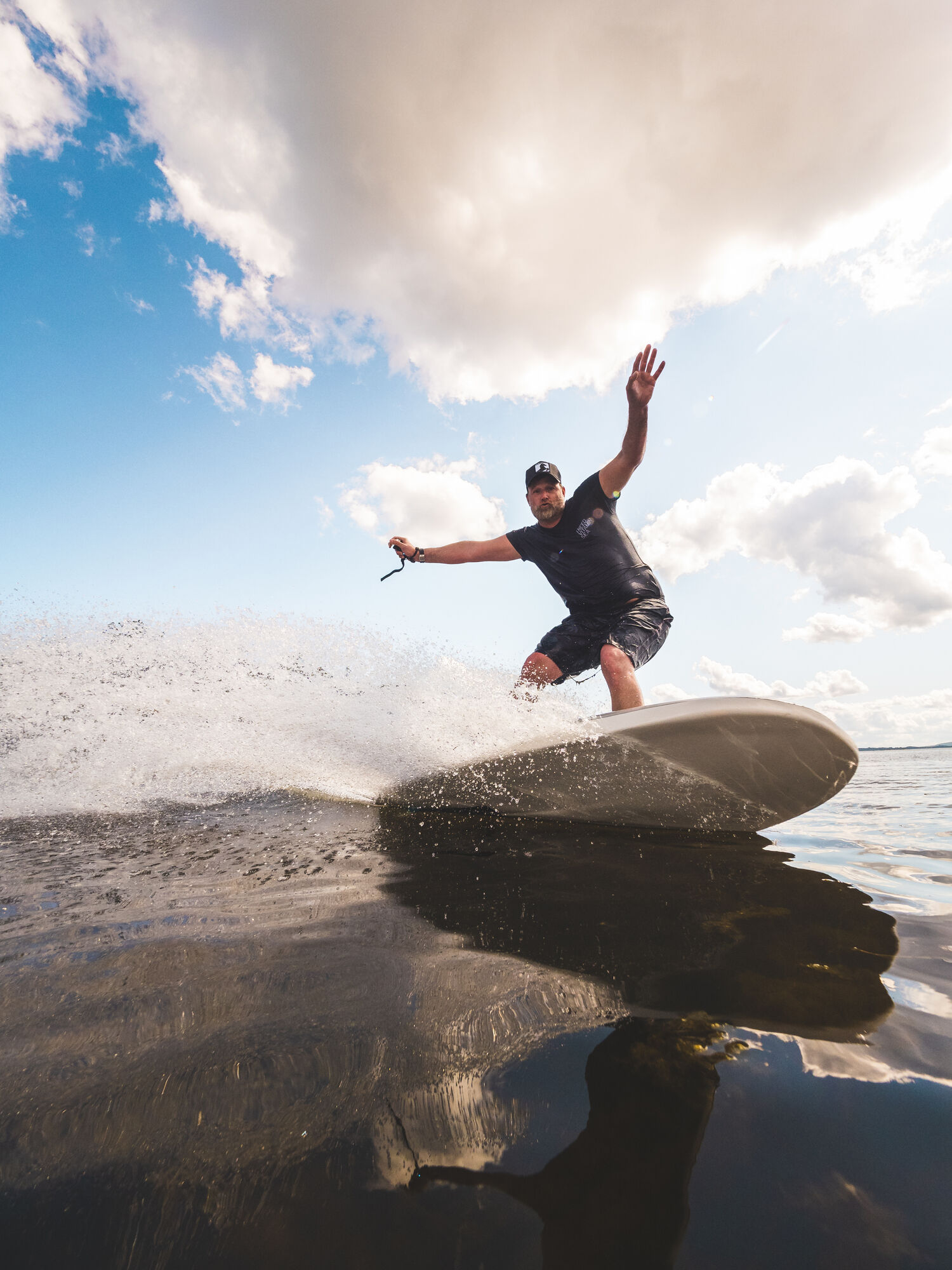 Brian Bojsen beim Surfen