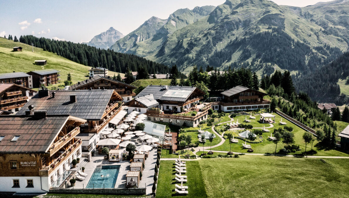 Hotelanlage mitten in den Bergen