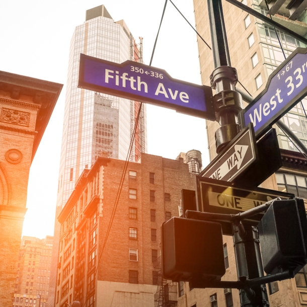 Straßenschild in der Fifth Avenue