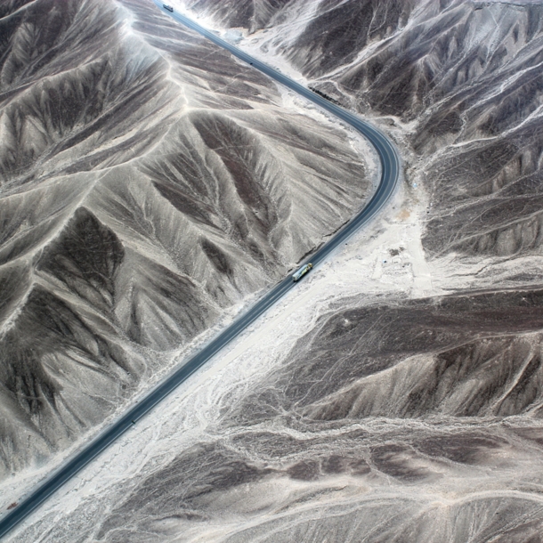 Panamerikanische Autobahn durch die Nazca-Wüste, Peru, Südamerika