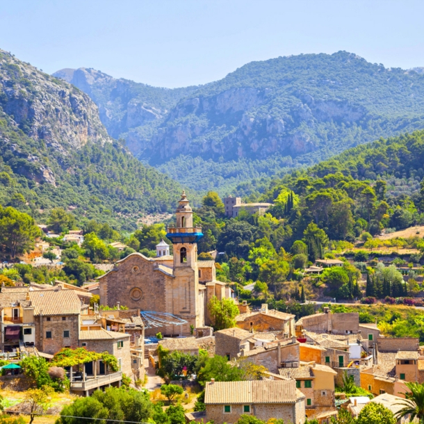 Ein Bergdorf auf Mallorca