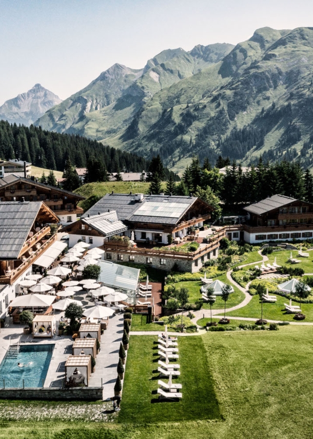 Hotelanlage mitten in den Bergen