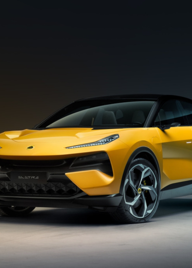 Ein gelbes, futuristisch gestaltetes SUV von Lotus