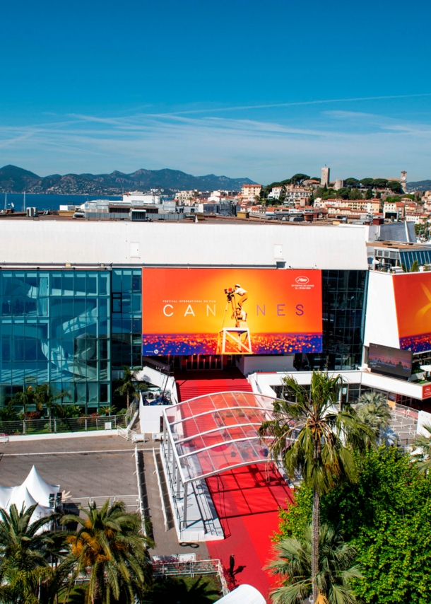 Blick auf das Festivalgebäude Palais des Festivals et des Congrès de Cannes