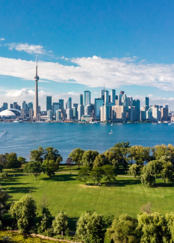 Die Skyline von Toronto vor dem Ontariosee