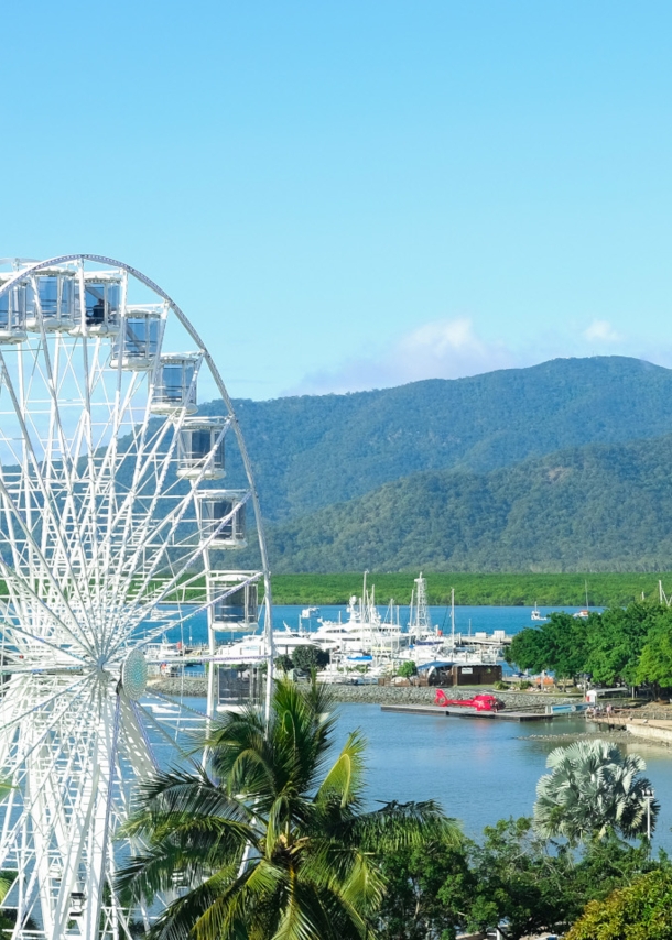 Zwischen Korallenriff und Regenwald präsentiert sich Cairns als Traumdestination an der australischen Ostküste.