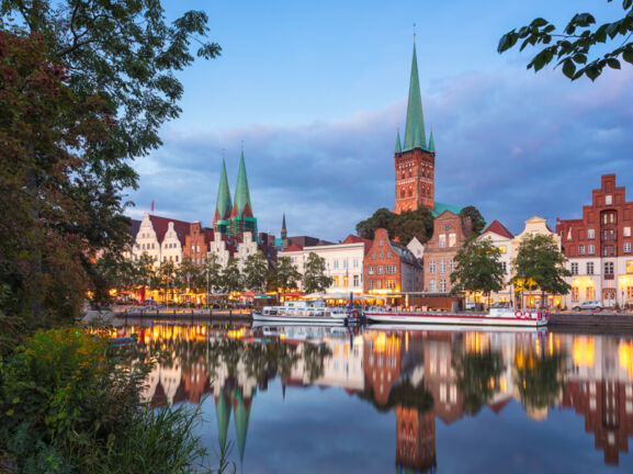 Panoramablick auf die Altstadt von Lübeck