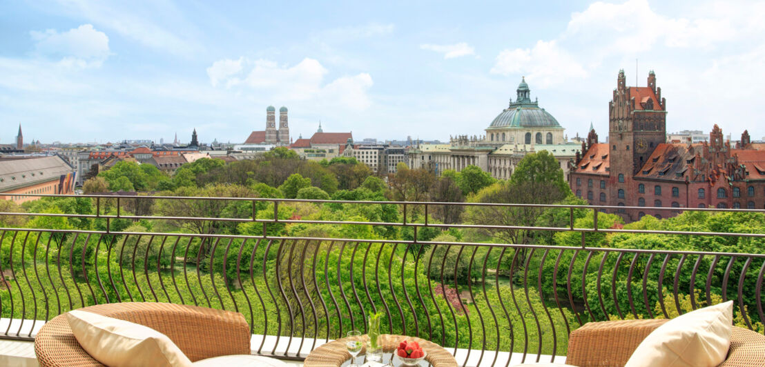 Der Blick vom Hotelbalkon auf München