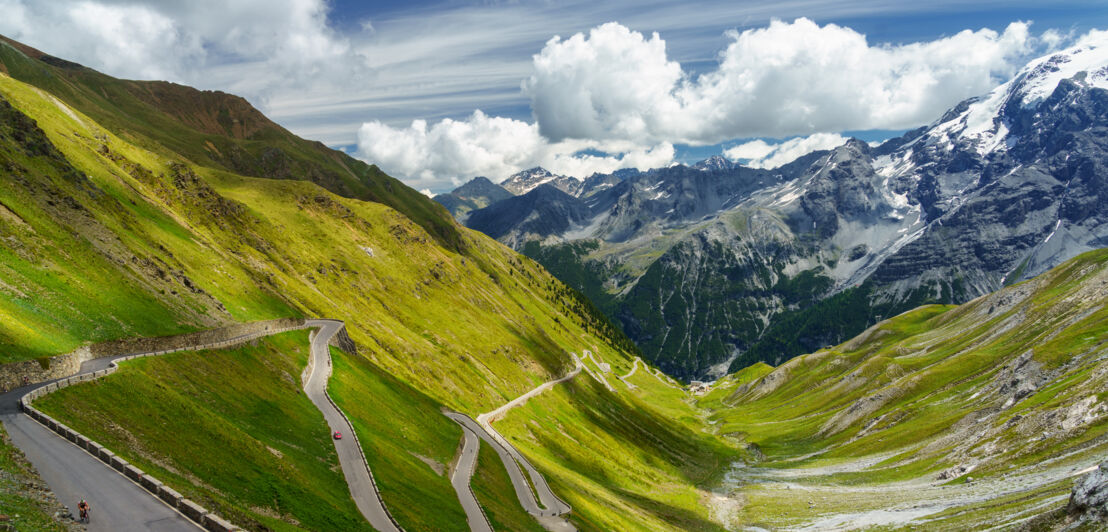 Blick auf das Stilfser Joch im Sommer.