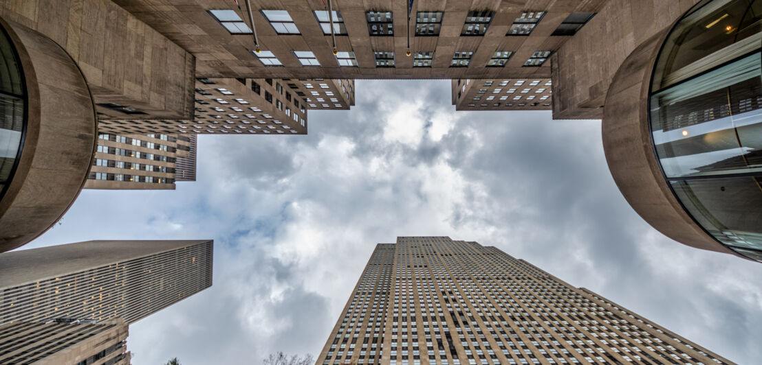 Gebäudekomplex am Rockefeller Center aus der Froschperspektive