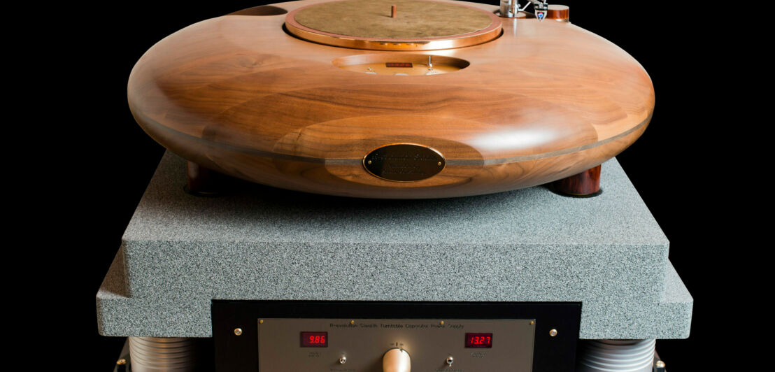 Frontansicht des Plattenspielers Audio Consulting R-evolution Meteor.