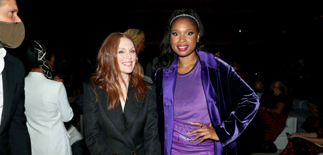 Julianne Moore und Jennifer Hudson posieren für ein Foto auf der Fashion Week New York