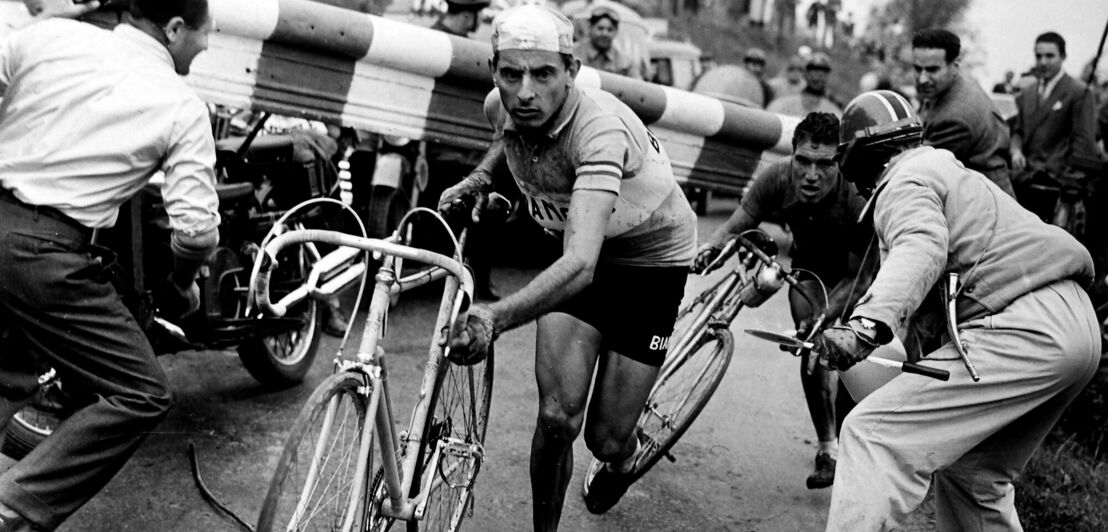 Historisches Foto eines Rennradfahrers