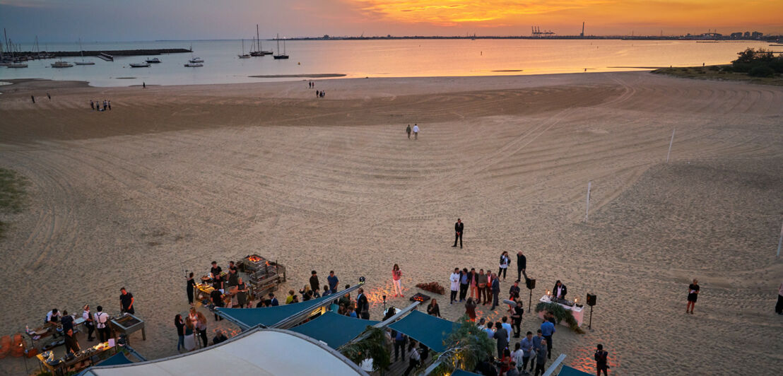 Sonnenuntergang am Strand St Kilda in Melbourne