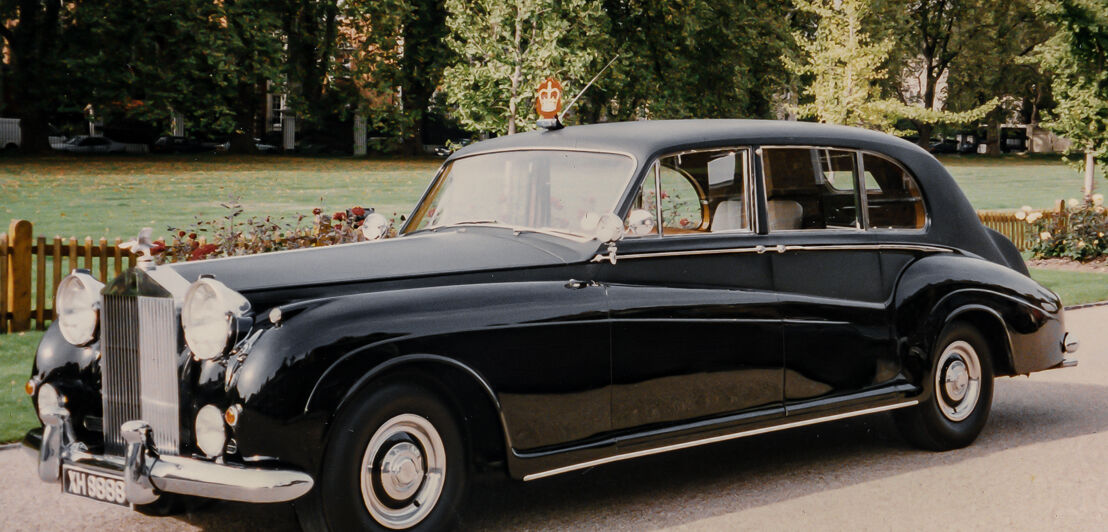 Bild einer schwarzen Luxuslimousine