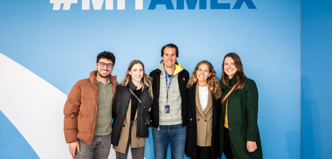 Tommy Haas beim Fotoshooting mit den AMEX-Gewinnern.