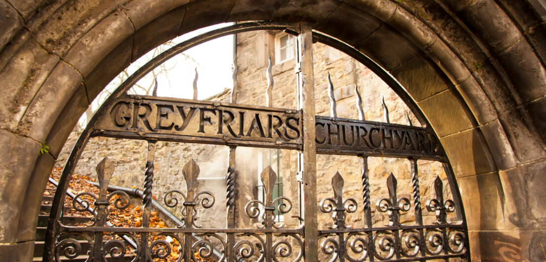 Alte Eingangstore zum Greyfriars Friedhof in Edinburgh, Schottland