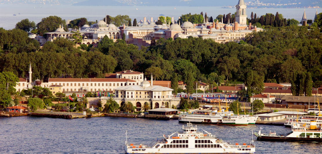 Topkapi-Palastanlage auf einem Hügel in Istanbul