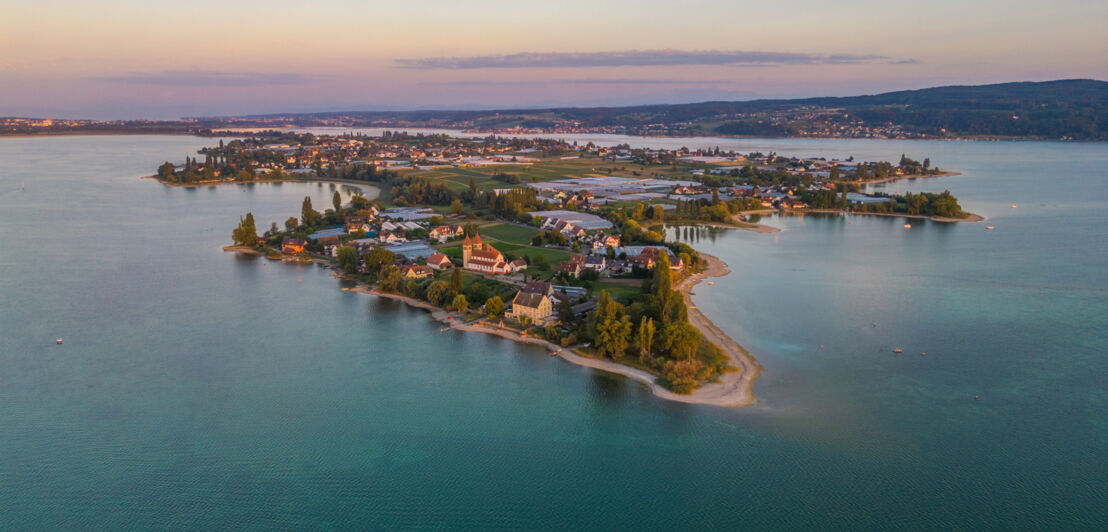 Vogelperspektive auf die Klosterinsel Reichenau