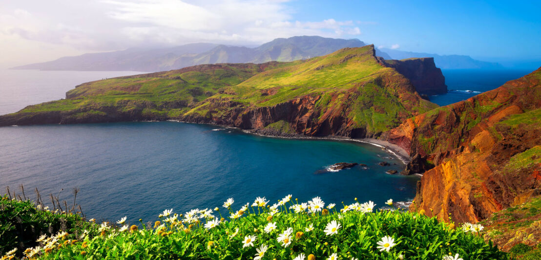 Panorama über den Küstenabschnitt der Halbinsel Ponta da São Lourenço auf Madeira.