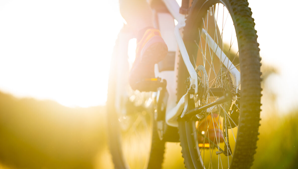 Nahaufnahme eines elektrischen Mountainbikes