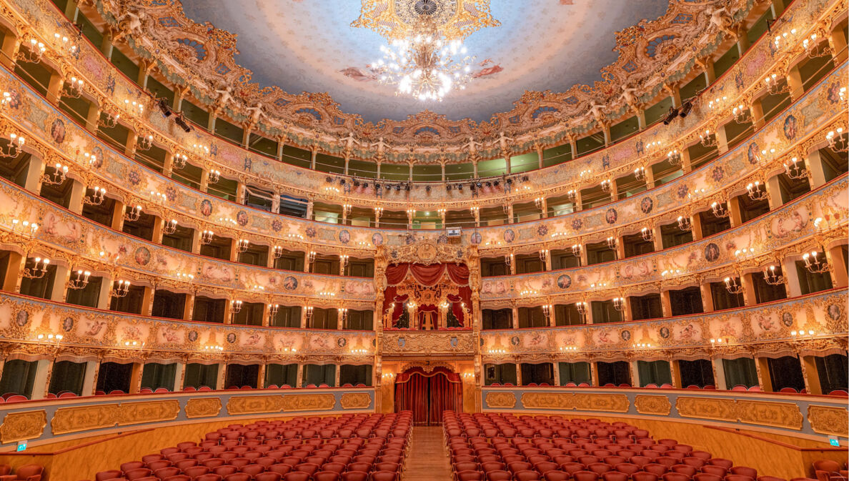 Das Opernhaus La Fenice in Venedig