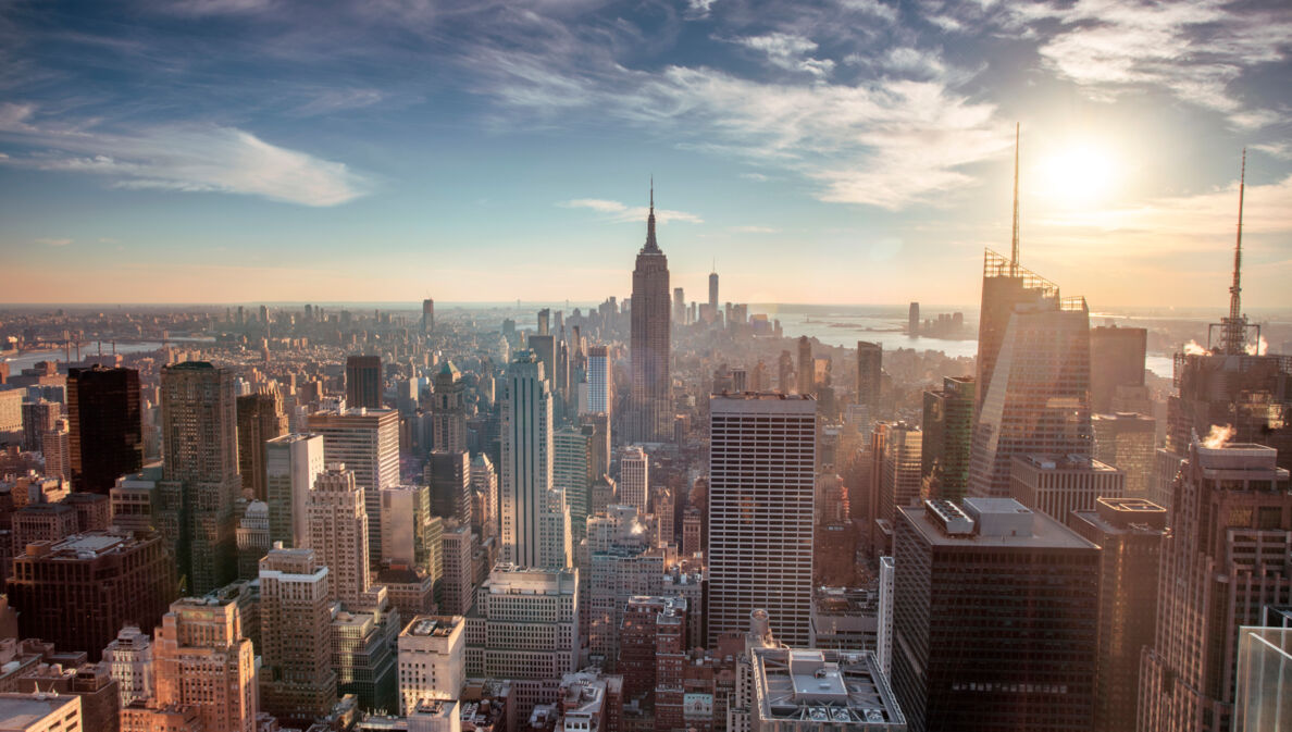 Die Skyline von Manhattan aus der Luft betrachtet