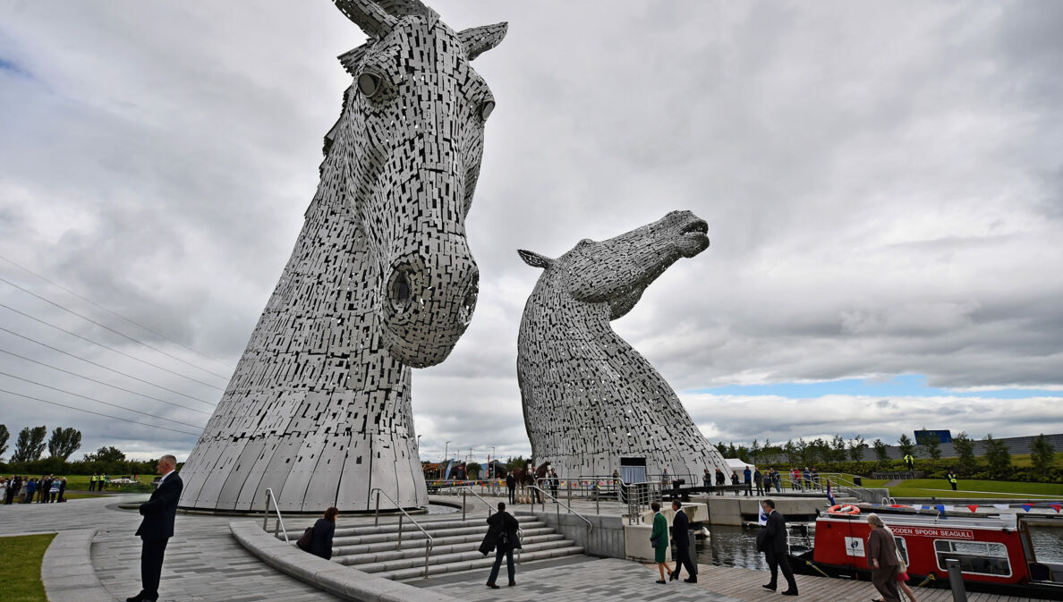 Prinzessin Anne eröffnet die Skulptur „The Kelpies“.