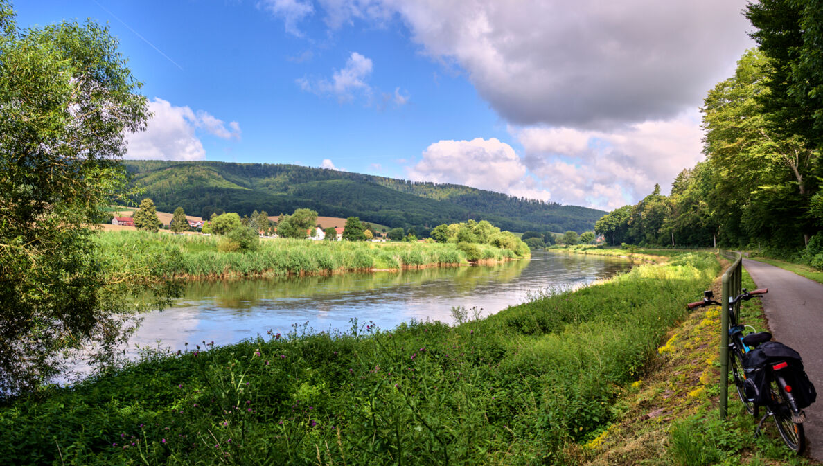 Panorama vom Fernradweg an der Weser im Weserbergland