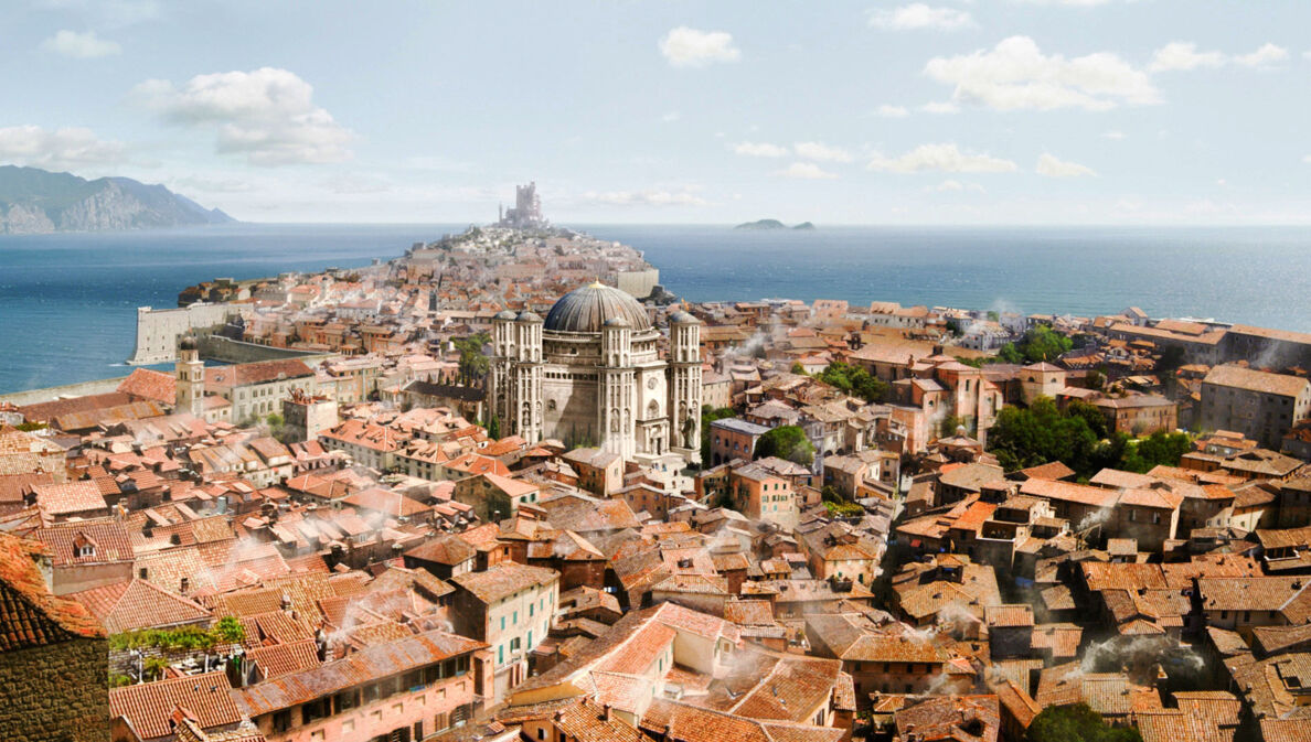 Panorama der mittelalterlichen Stadt Königsmund am Meer, Szenenbild der TV-Serie Game of Thrones