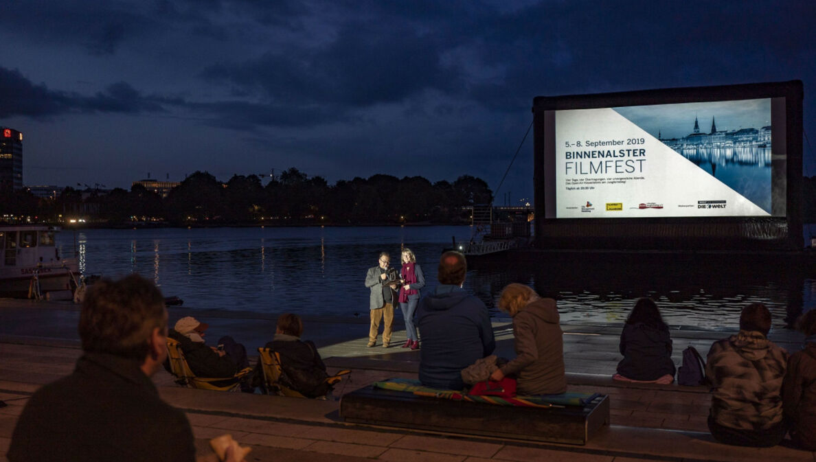 Eine Leinwand auf dem Wasser