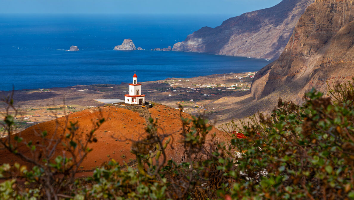 Wanderwege auf El Hierro zwischen Felsen und Meer