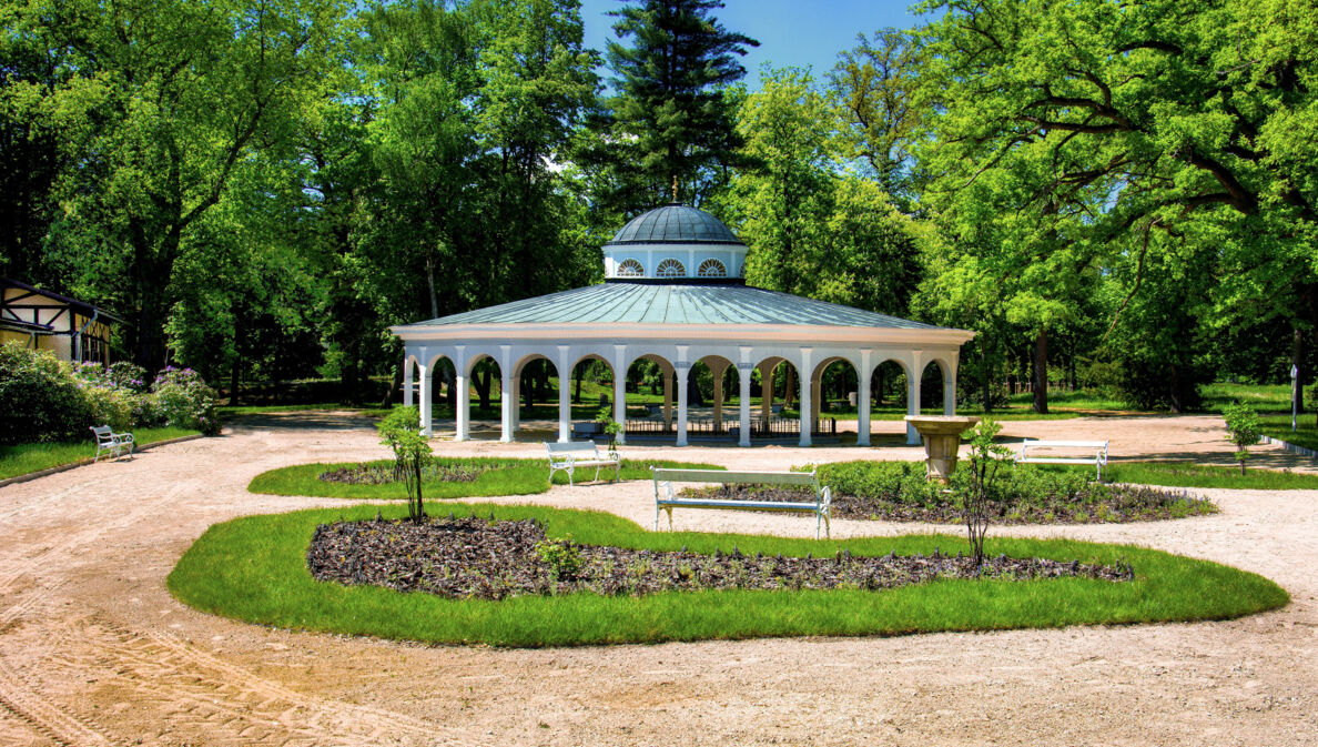 Pavillon in einem Park in Franzensbad