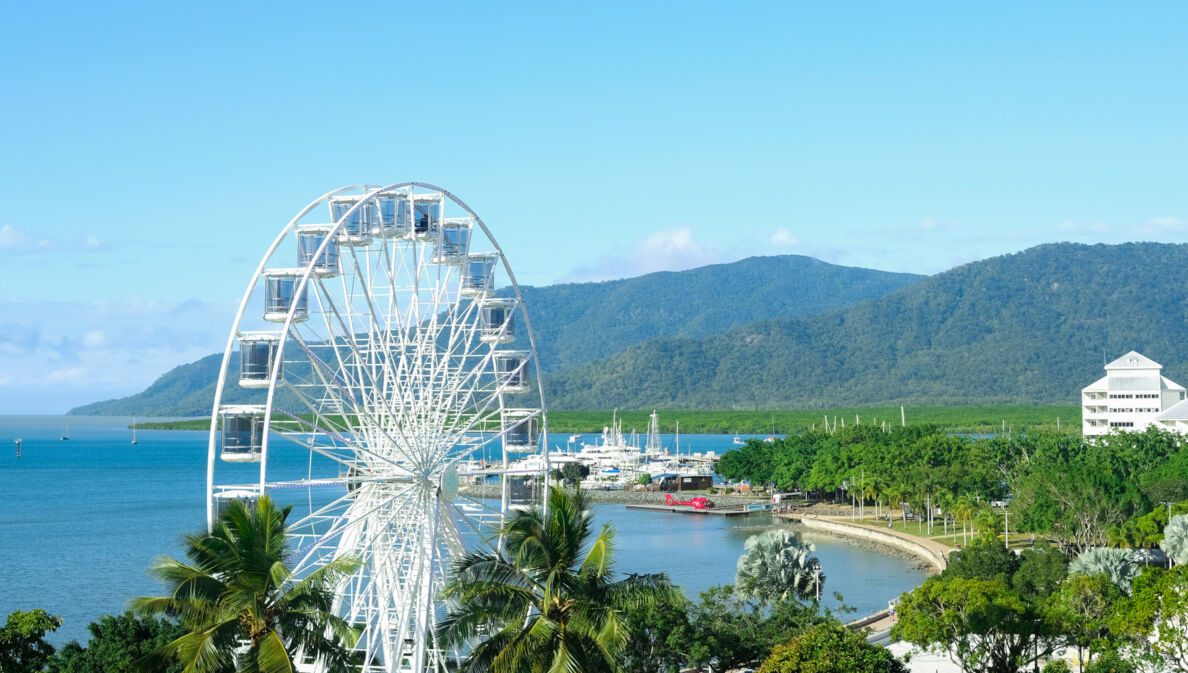 Zwischen Korallenriff und Regenwald präsentiert sich Cairns als Traumdestination an der australischen Ostküste.