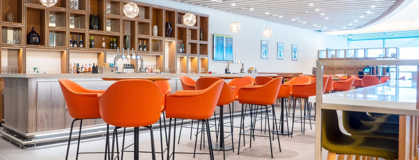 Interieur der Escape Lounge am Manchester Airport.