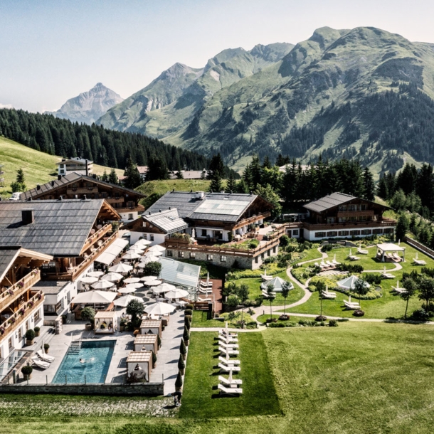 Hotelanlage mitten in den Bergen