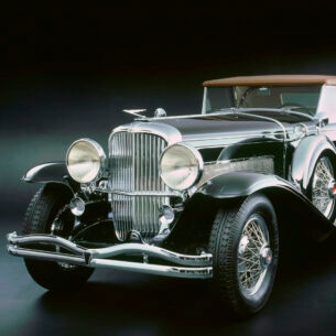 Ein 1933 Duesenberg SJ von schräg vorn