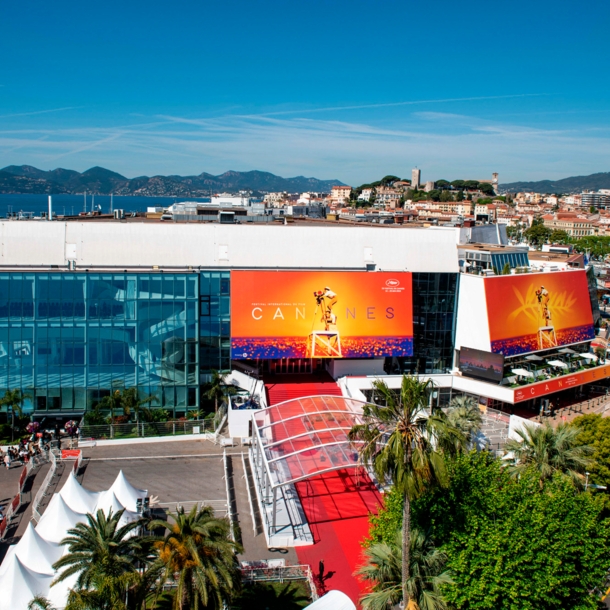 Blick auf das Festivalgebäude Palais des Festivals et des Congrès de Cannes