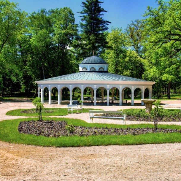 Pavillon in einem Park in Franzensbad